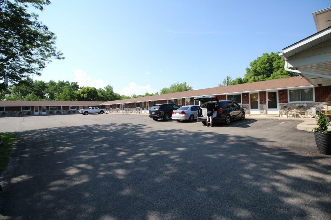 Rogers Motel Smiths Falls Eksteriør billede